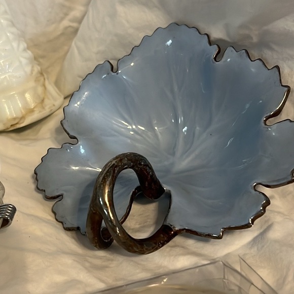 Baby blue Antique Trinket Vintage Ceramic Maple Leaf Jewelry Dish Plate Holder - Picture 3 of 16